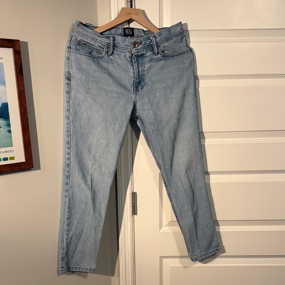 BDG by Urban Outfitters Men’s Light Wash Dad Fit Denim Jeans
